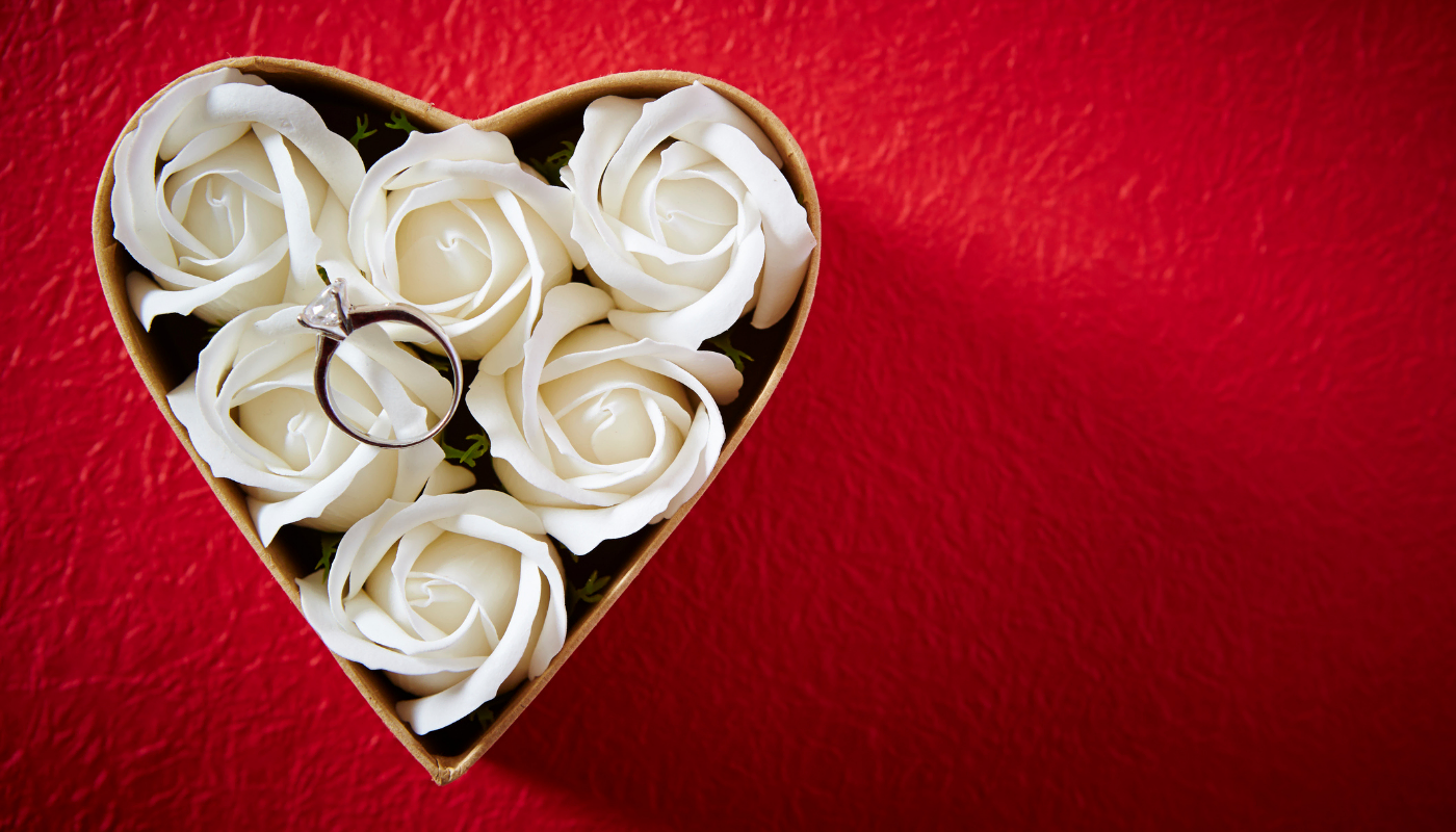 Srdce s růžemi k Valentýnu a zásnubám