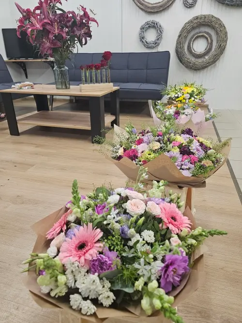 michane-kytice-k-narozeninam.webp (54 KB)