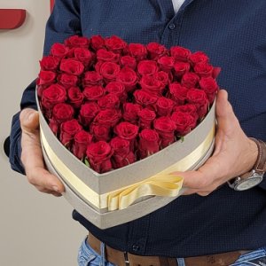 Valentýn 2022: Překvapte ji srdcem růží v krabičce