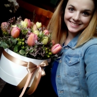 Krabička na přání z tulipánů pro slečnu Lenku
