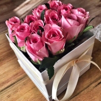 Doručení květinové krabičky EUNIKE