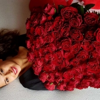 Kytice sto růží Madam Red
