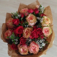 Doručení kytice z aukce