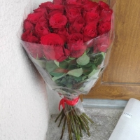 Doručená kytice červených růží Red Naomi