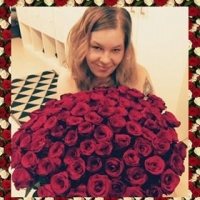 Kytice 100 růží Red Naomi