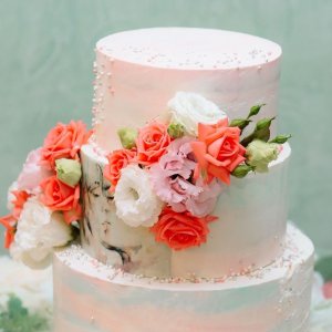 Květiny na svatební dort z růží