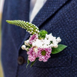 Kytice-korsáž pro ženicha z chryzantémy