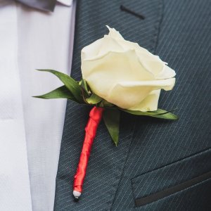 Svatební korsáž pro tatínka z růže 