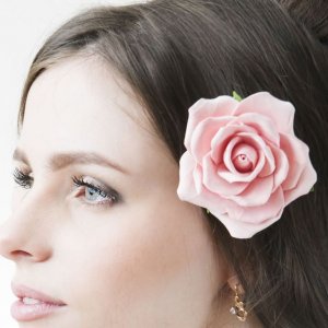 Svatební květina do vlasů z růže