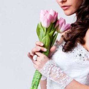 Svatební kytice pro nevěstu z tulipánů