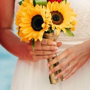 Svatební kytice pro nevěstu ze slunečnice