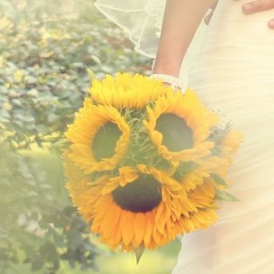 Svatební kytice pro nevěstu ze slunečnic