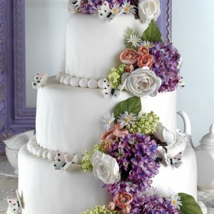 Květiny na svatební dort z růží a  hortenzie