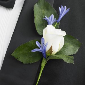 Svatební korsáž pro ženicha z bílé růže