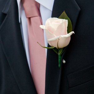 Svatební korsáž pro ženicha z růže