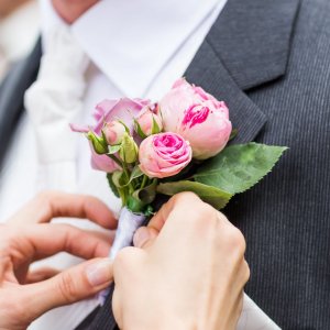 Kytice-korsáž pro ženicha z růží
