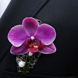 Svatební korsáž pro tatínky z orchideje