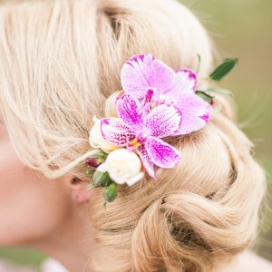 Svatební květina do vlasů z orchidejí a růží