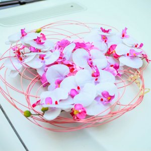 Svatební květiny na auto z orchidejí