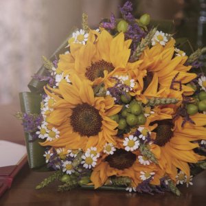 Svatební kytice pro nevěstu ze slunečnice 
