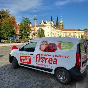 Rozvoz květin chlazenými vozy Florea v Praze 1 Hradčanech