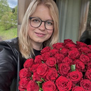 Kytice 40 červených růží Furiosa 70cm