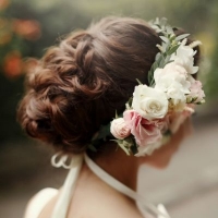 Květiny do vlasů  nevěsty