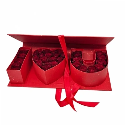 Červený I Love You Box růží 001