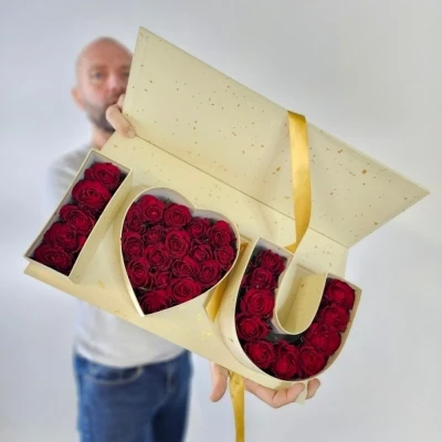 Červený I Love You Box růží 004