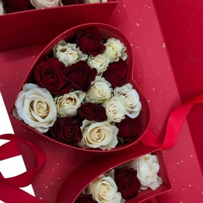 Červený I Love You Box růží 004