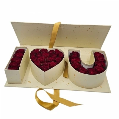 Krémový I Love You Box růží 006