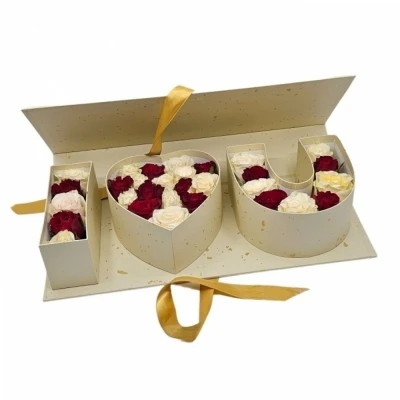 Krémový I Love You Box růží 007