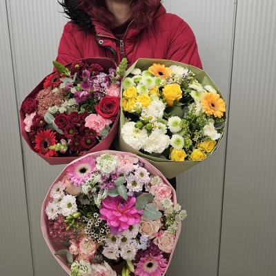 Kytice - výběr od floristy 895 Kč