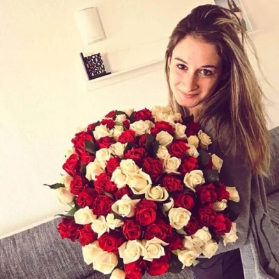 Kytice 100 míchaných růží AGATHA