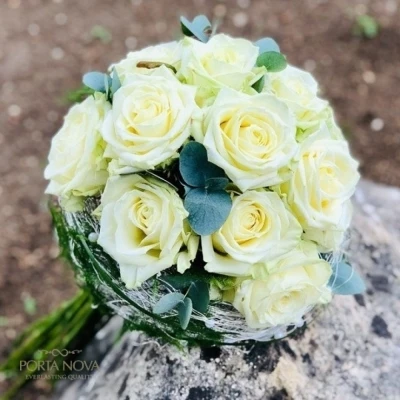 Kytice 21 bílých růží WHITE NAOMI