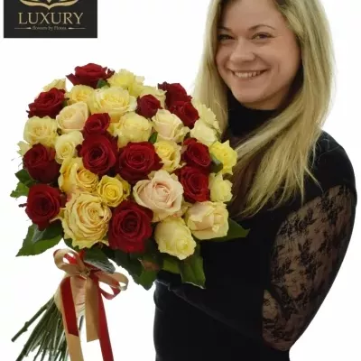 Kytice 35 luxusních růží CLEONIE 70cm (XL)