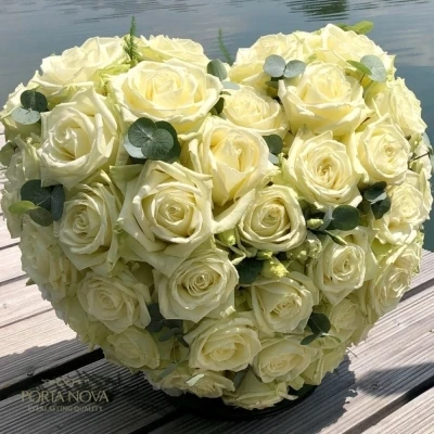 Kytice 55 bílých růží WHITE NAOMI