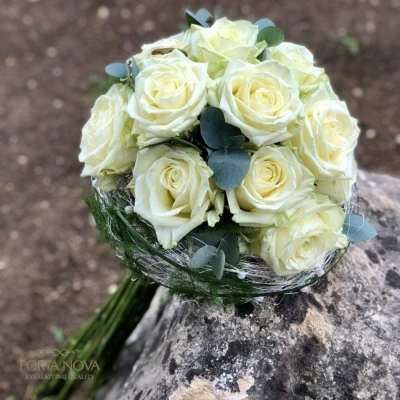 Kytice 9 bílých růží WHITE NAOMI