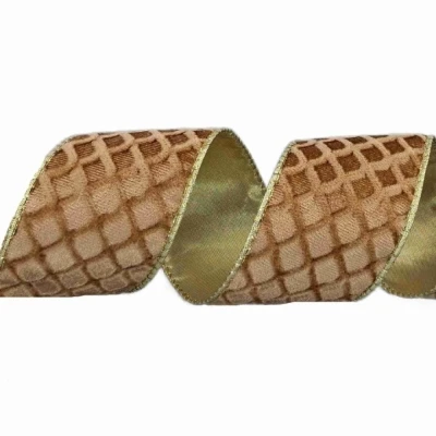 Stuha sametová s drátkem zlatá geometrie 9.1 m